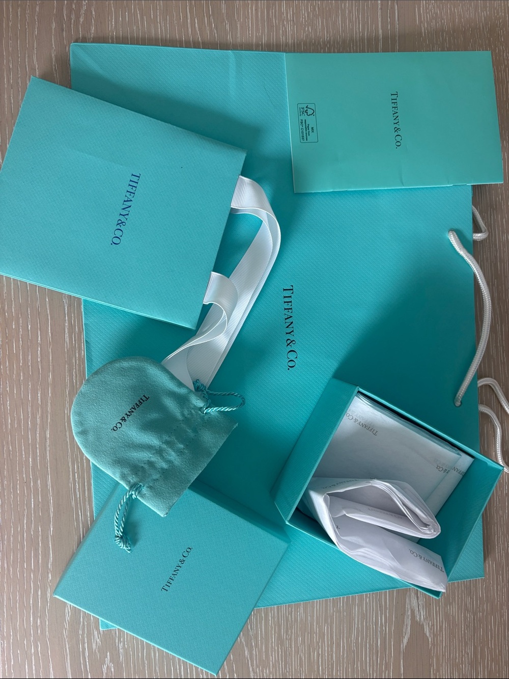 Tiffany & Co. Iconic Tiffany Blue Gift Set Accessories